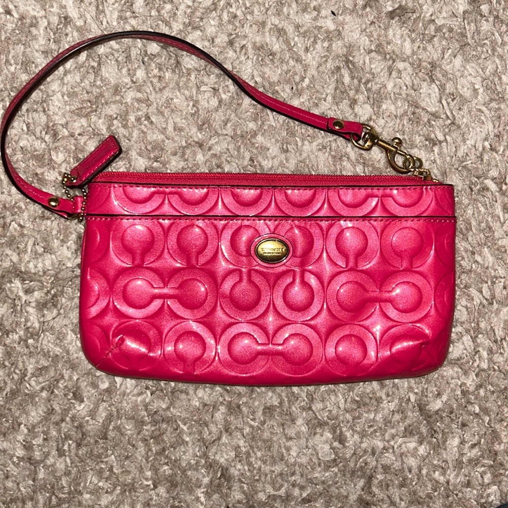 COACH PEYTON OP ART EMBOSSED GO-GO WRISTLET Muti Phone Clutch Wallet